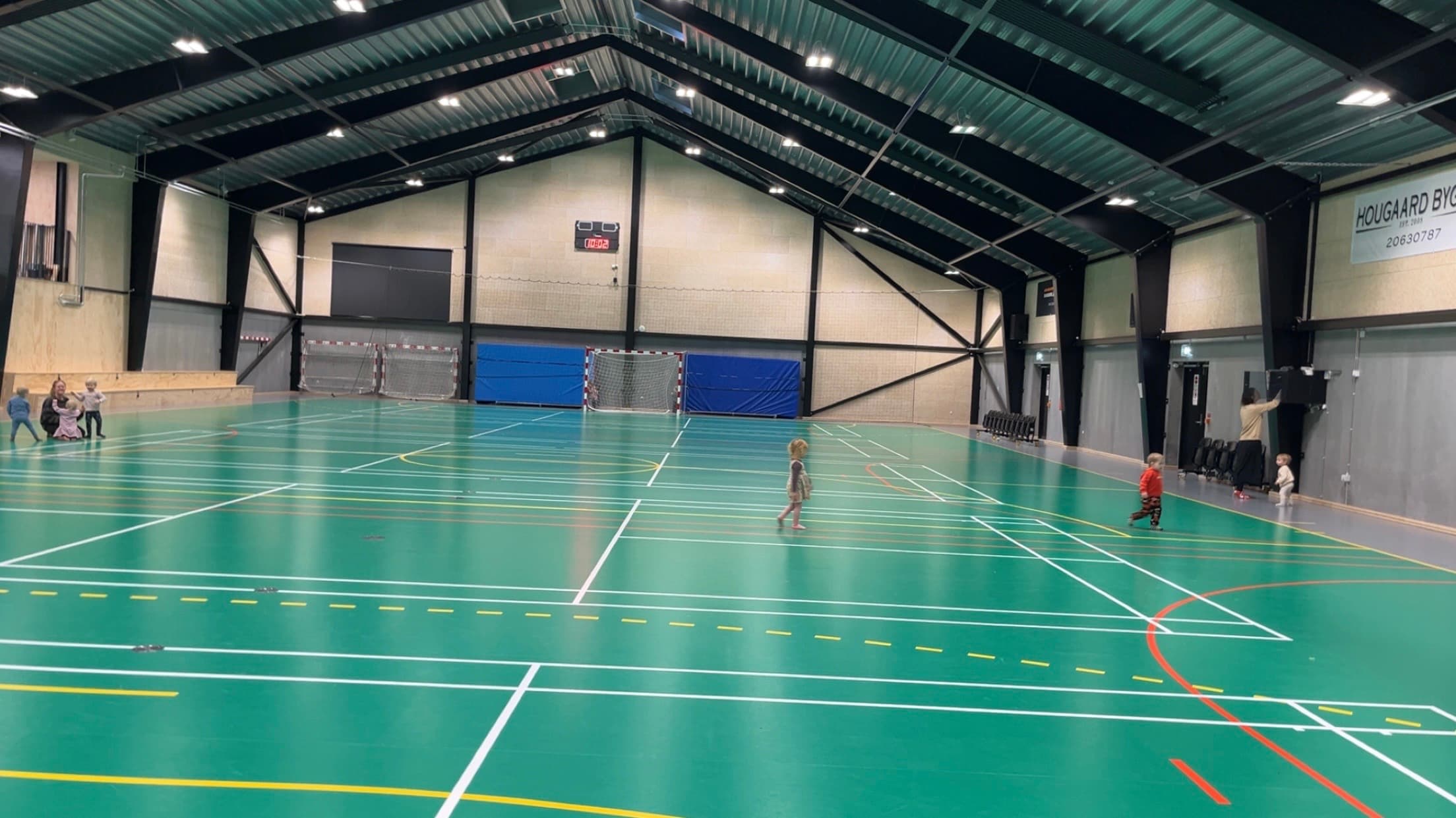 Leg i hallen i Legestuen